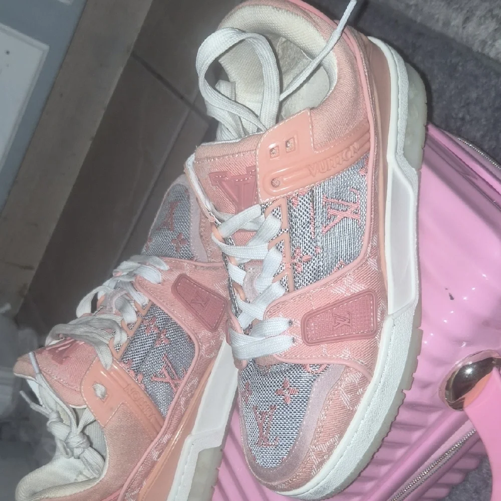 Louis Vuitton Women's Sneakers in Pink and White - Picture 5 of 7